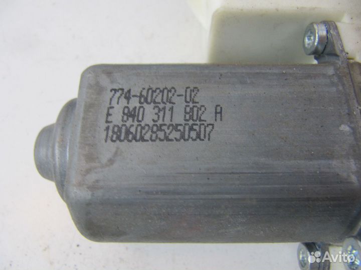 Моторчик стеклоподъемника MAN TGX