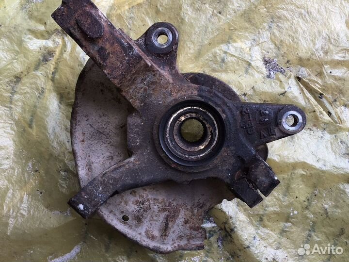 Ступица передняя Mazda 626 GE