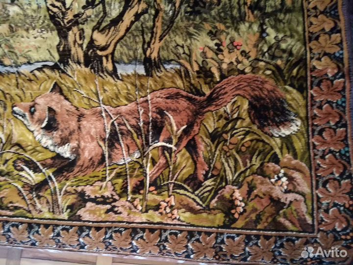 Ковер велюровый на гобеленовой основе. лиса на охо