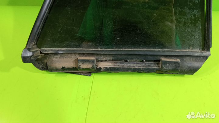 Форточка двери задняя левая для Mazda 323 BA