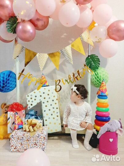 Кружевное боди, гольфы и повязка