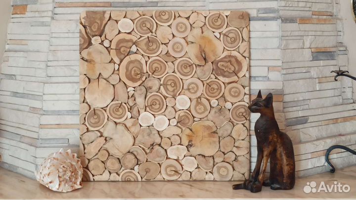 Панно из спилов можжевельника и вишни