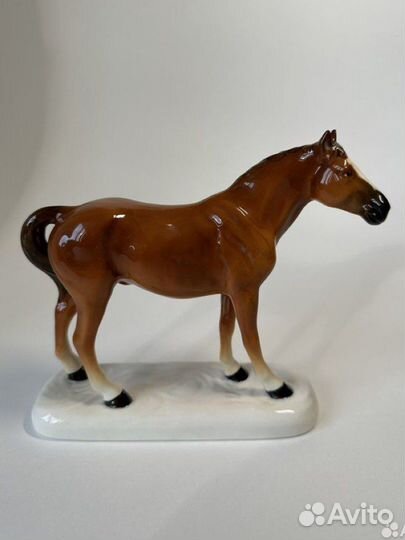 Фарфоровая статуэтка лошади, германия