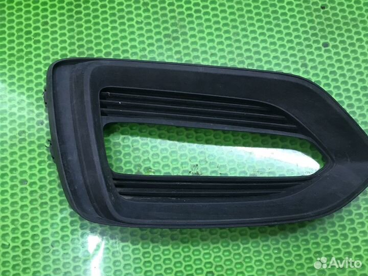 Рамка противотуманной фары левая Hyundai Solaris 2