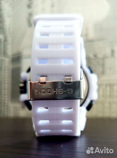 Белые часы Casio G-Shock