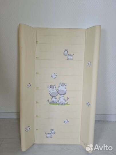 Пеленальная доска на кроватку