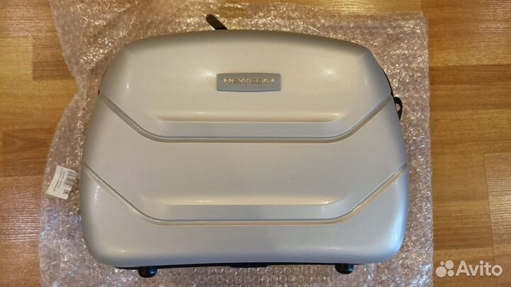 Чемодан компактный Newcom