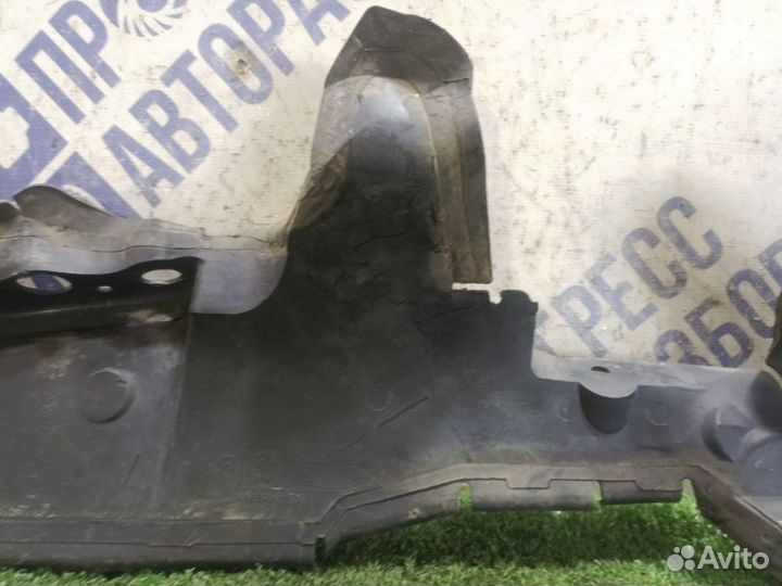 Пыльник радиатора правый Bmw X5 кроссовер 3.0 M54