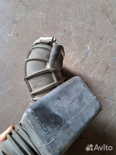 Патрубок воздушного фильтра Volvo S80