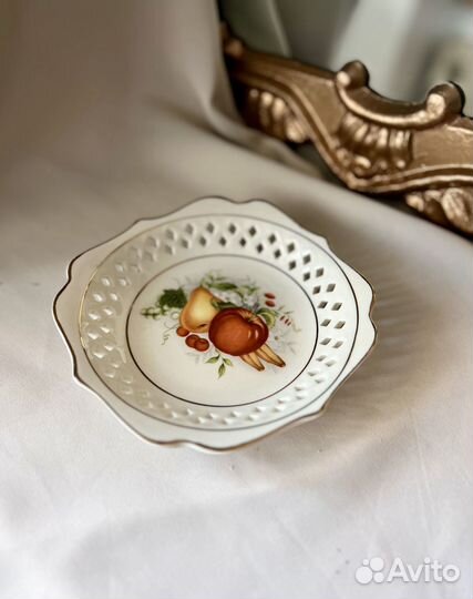 Фруктовница винтаж из ажурного китайского фарфора