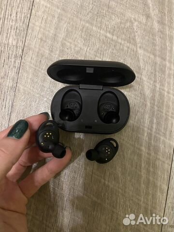 Беспроводные наушники samsung gear iconx