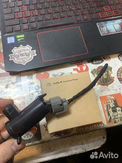 Фишка на моторчик бочка Rio 4 Solaris 2 Elantra