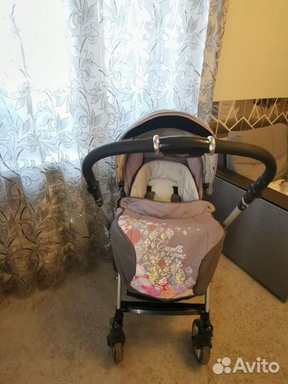 Прогулочная коляска с перекидной ручкой