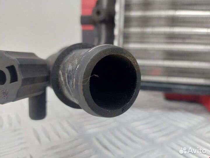 Радиатор основной для Volkswagen Golf 4 652011