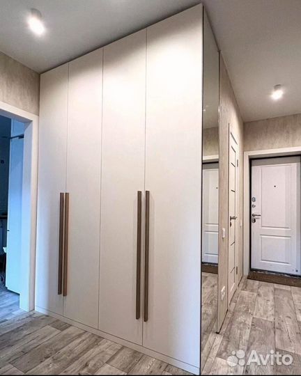 Шкаф распашной створчатый