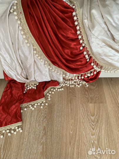 Ламбрекен на эркерное окно