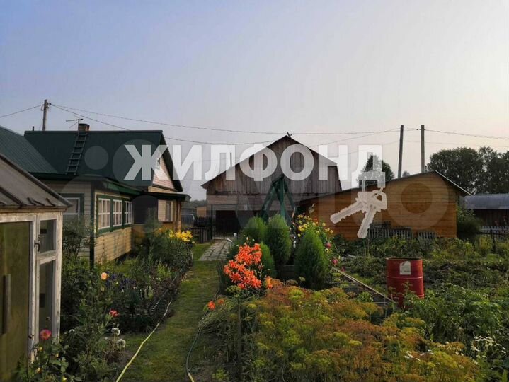 Дом 30 м² на участке 8,6 сот.