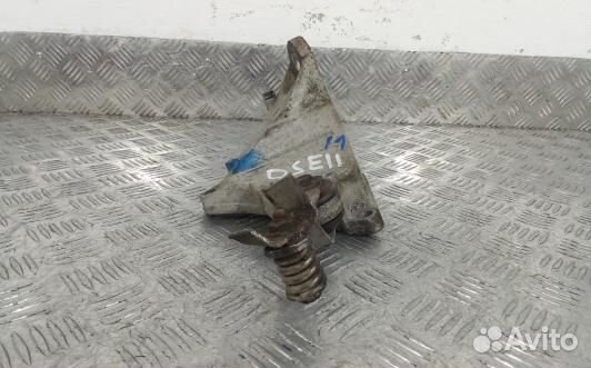 Кронштейн кпп опорный volkswagen passat B5 (OSE11D