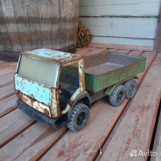 Игрушки железные