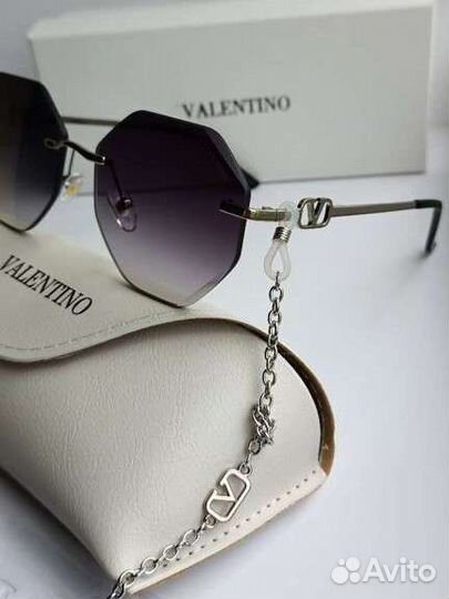 Солнцезащитные очки valentino