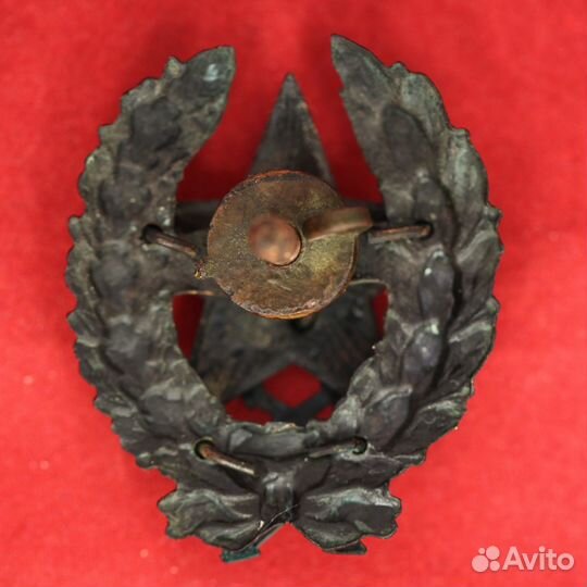 Знак красного командира связиста