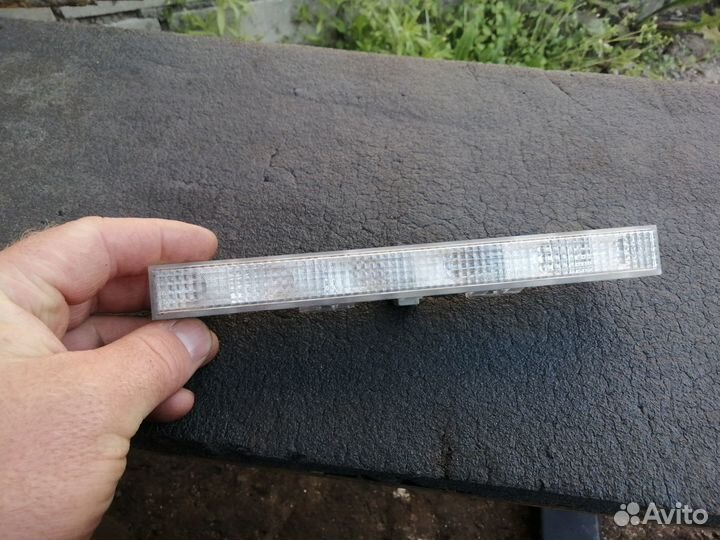 Стоп-сигнал дополнительный Toyota Land Cruiser 200