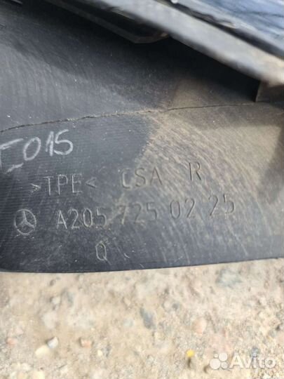 Уплотнитель стекла передней двери Mercedes W205