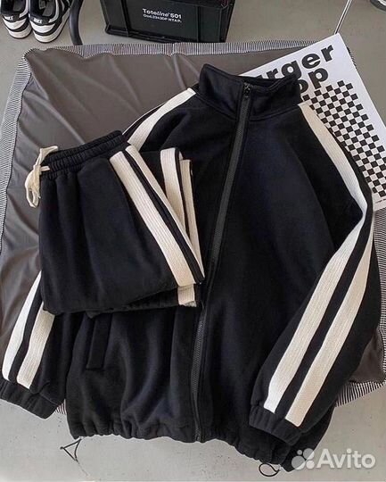 Спортивный костюм женский