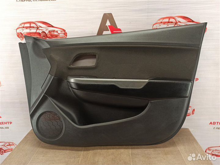Обшивка двери передней правой Kia Rio (2011-2017)