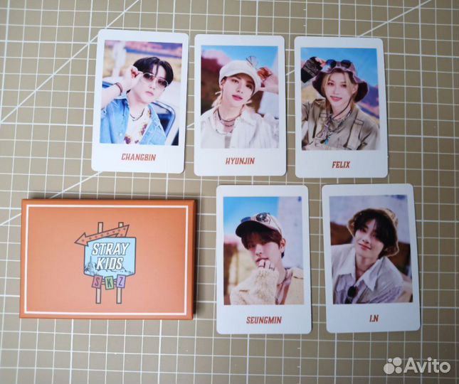 Stray kids поло JYP Japan popup store 2023 (b)