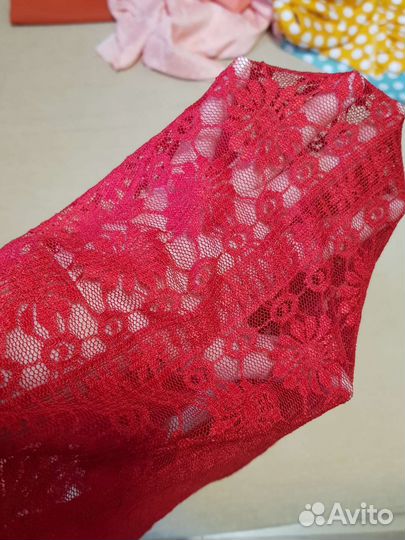 Отрез ткани гипюр