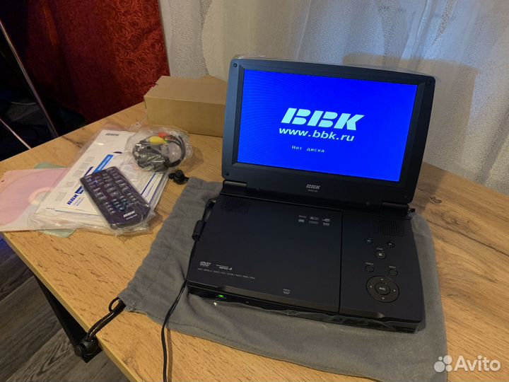 Портативный dvd плеер BBK DL8513SI, 9