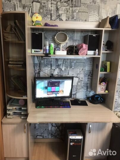 Компьютерный стол