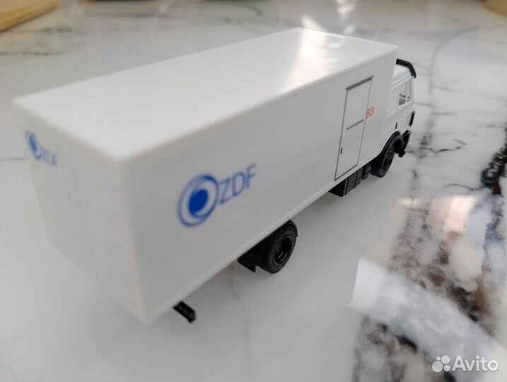 Mercedes Benz грузовик 