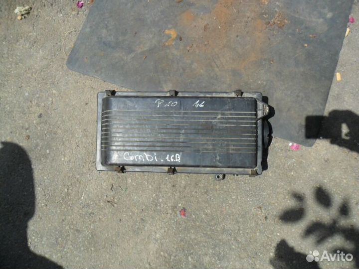 Корпус воздушного фильтра Nissan Primera P10