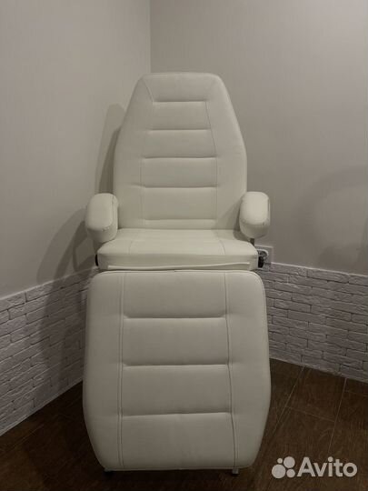 Продается кушетка косметологическая