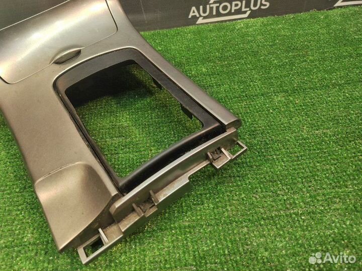 Накладка МКПП Mazda 6 седан GG L813 2002