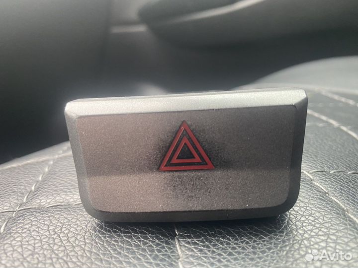 Кнопка аварийки Hyundai Accent