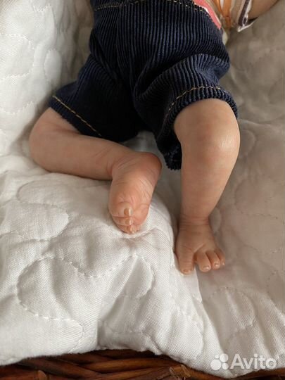 Кукла реборн мини в корзине с мишкой