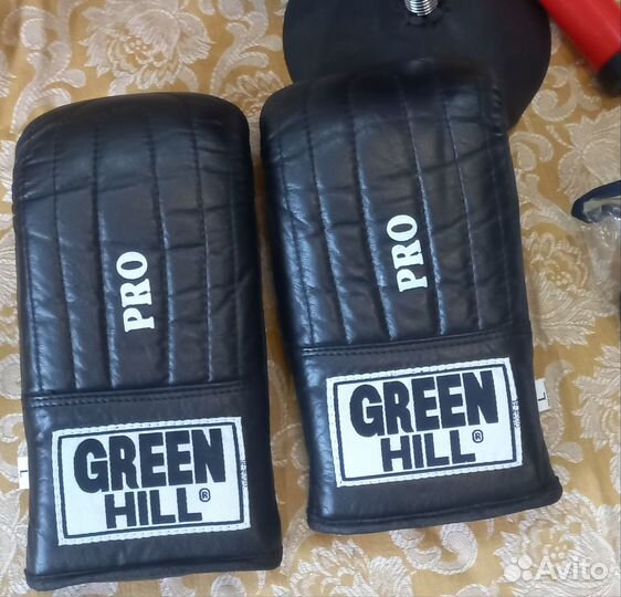 Боксерские перчатки и другое одним лотом