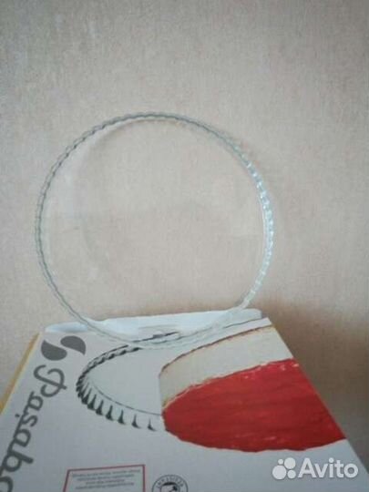 Новое стеклянное блюдо Патиссэри