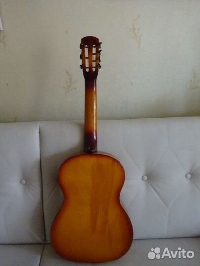 Гитара шестиструнная