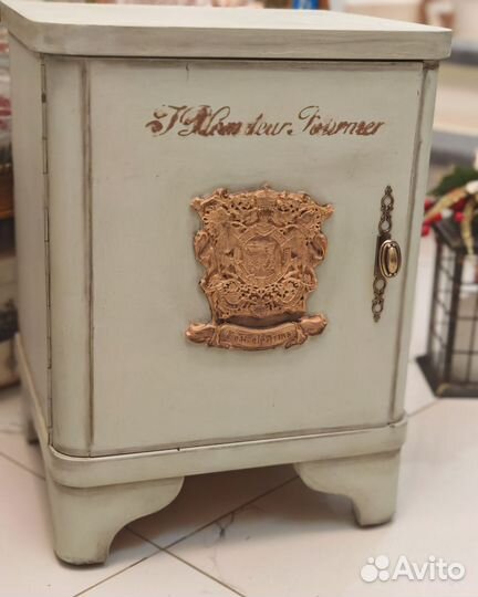 Тумбочка прикроватная дерево