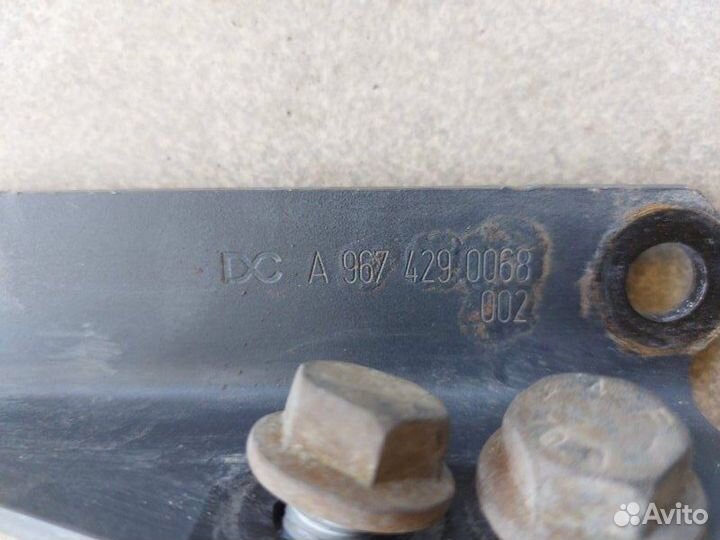 Кронштейн Mercedes-Benz Atego 818 OM934LA 2015