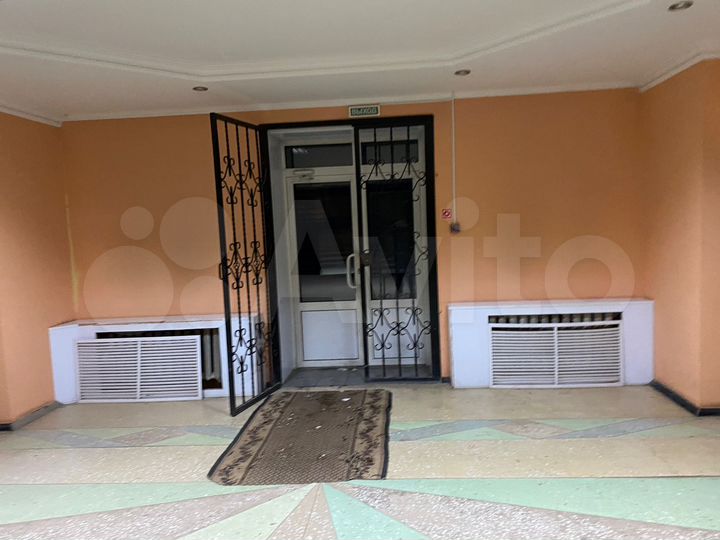 Административное здание, 1280.1 м²