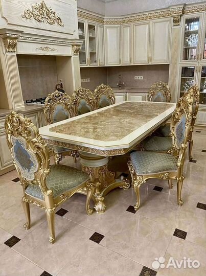 Стол обеденный из масива