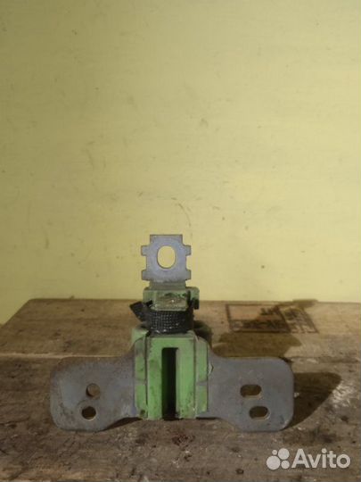 Подушка крепления глушителя Renault Scenic 3