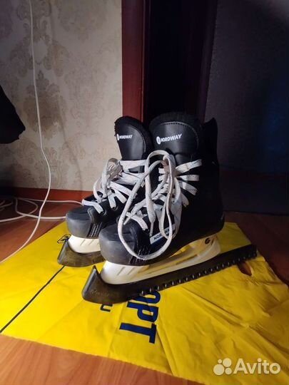 Коньки хоккейные детские 34 размер