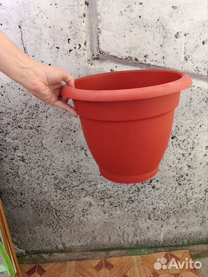 Кашпо с поддоном пластиковые