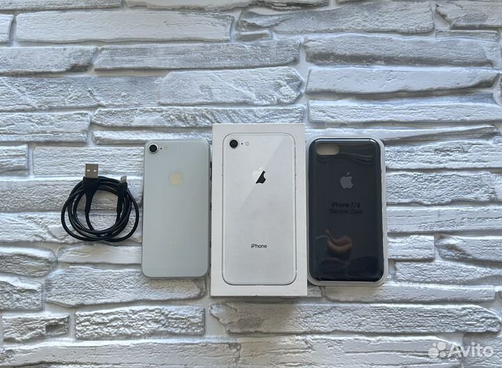 iPhone 8, 64 ГБ